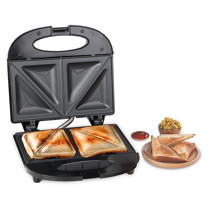 MILTON Express 800W 2 Slice Sandwich Maker with non-stick plates to toast sandwiches quickly and evenly