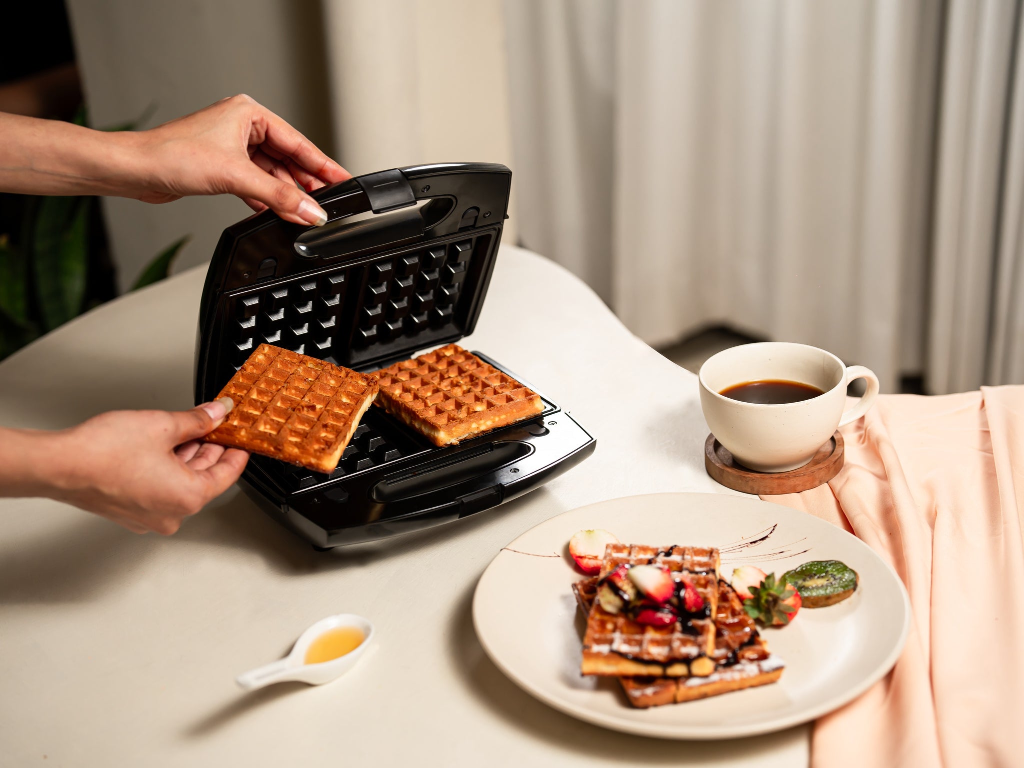 Milton Royal X 3-in-1 Sandwich Maker – 850W | Waffle, Panini Press Grill & Sandwiches